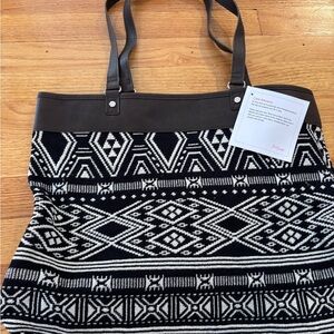 Thirty One Reversible Tote - Rio Weave (NWT)